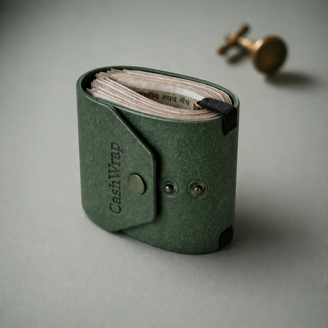 Victoraa Magnetic Cash Wrap Wallet - 2.webp